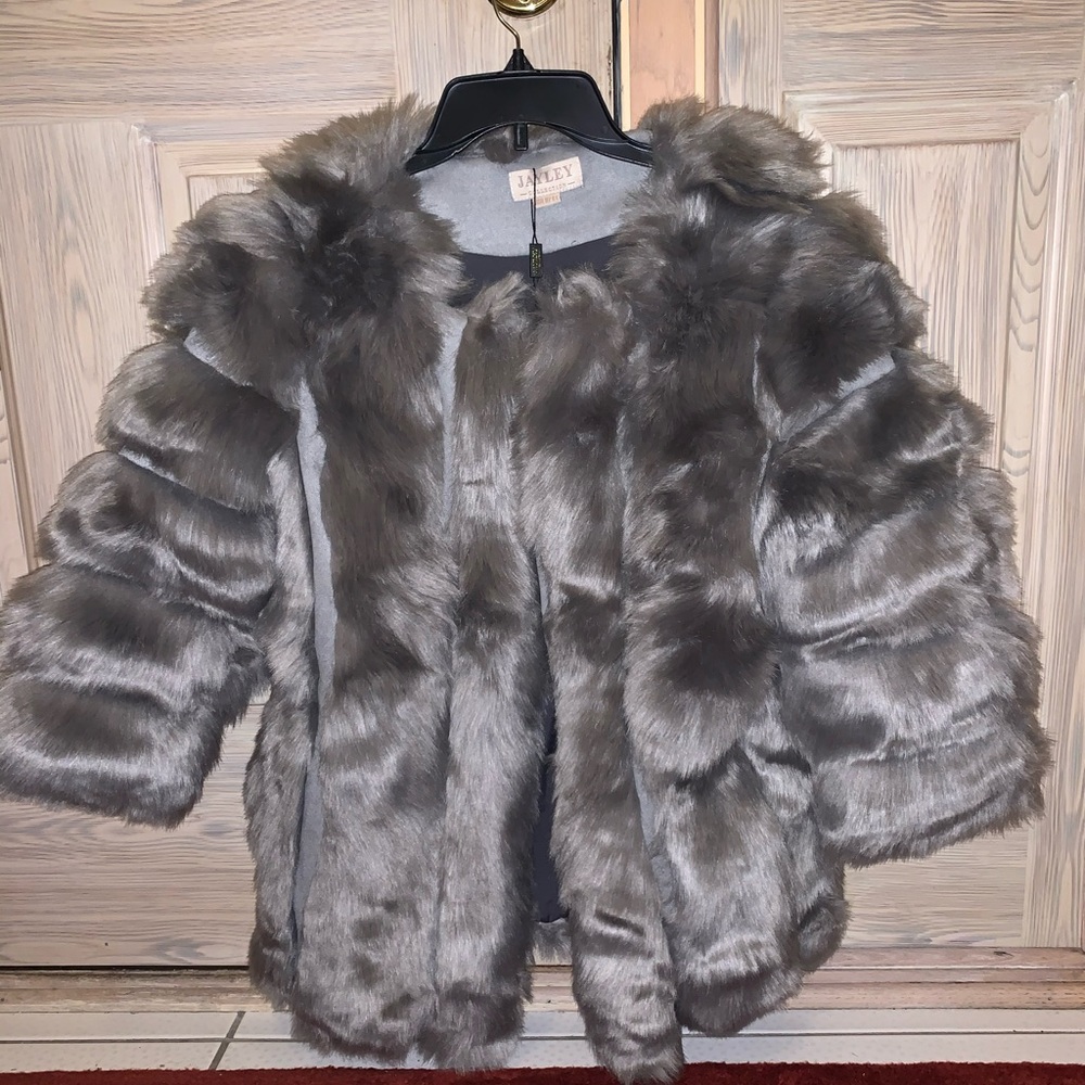 Faux fur Jayley winter coat! For my boujee girls!